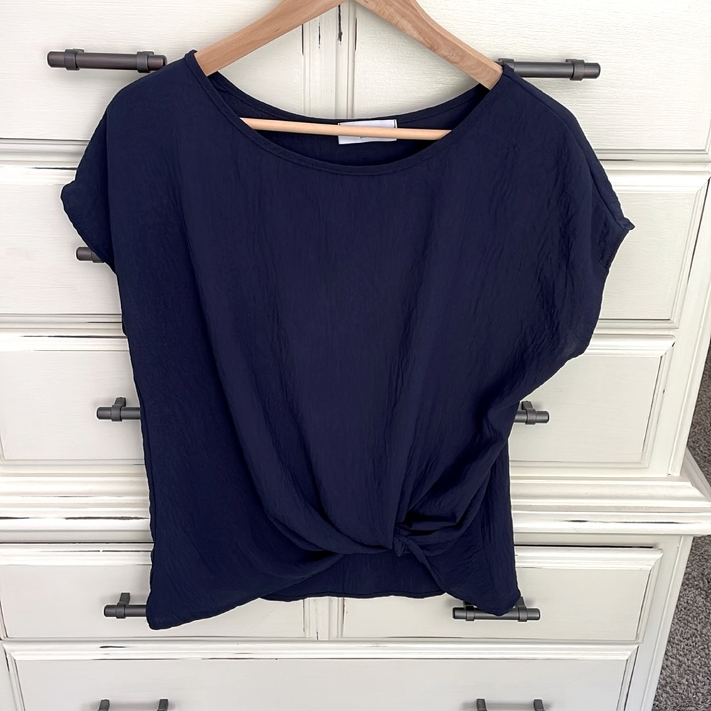 NWOT twist bottom blouse by Gilly size large